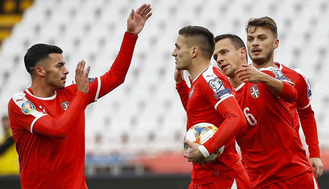 乌克兰队主场3-0击败塞尔维亚,取得胜利 乌克兰队主场3-0击败塞尔维亚,取得胜利