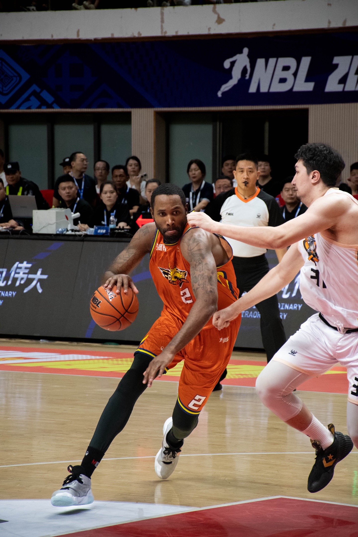 关于篮球比赛的热点话题,让球迷久久不能忘怀的信息 关于篮球比赛的热点话题,让球迷久久不能忘怀的信息