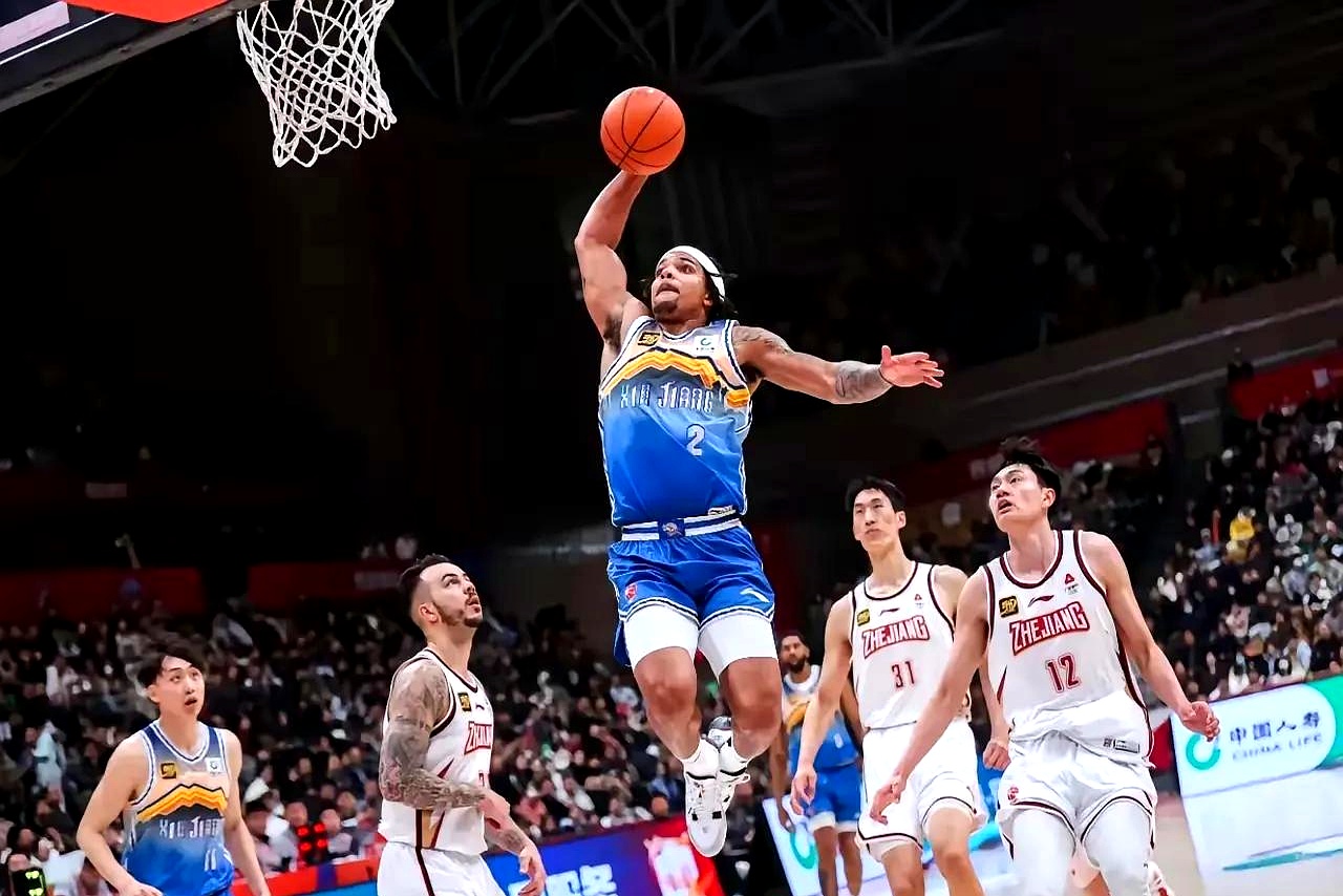 开云平台-新疆男篮全队统一作战开展激烈攻守战斗的简单介绍