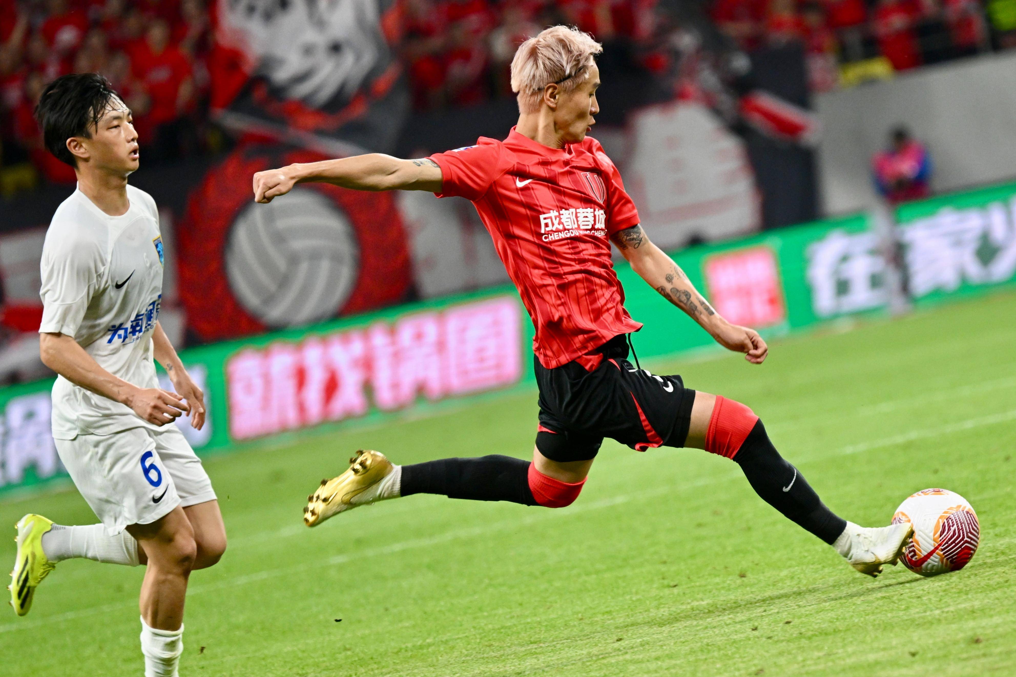 开云体育官网-球场上的激情燃烧，欧国联比赛迎来高潮