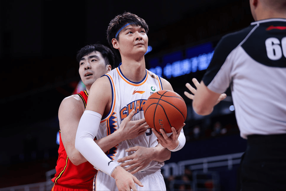 开云体育APP下载-广东队逆转战胜辽宁，王哲林绝杀神奇