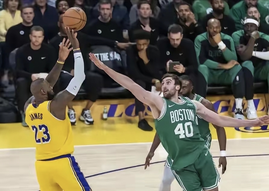 湖人队大腿伤势好转,将带领球队冲击总冠军 湖人队大腿伤势好转,将带领球队冲击总冠军