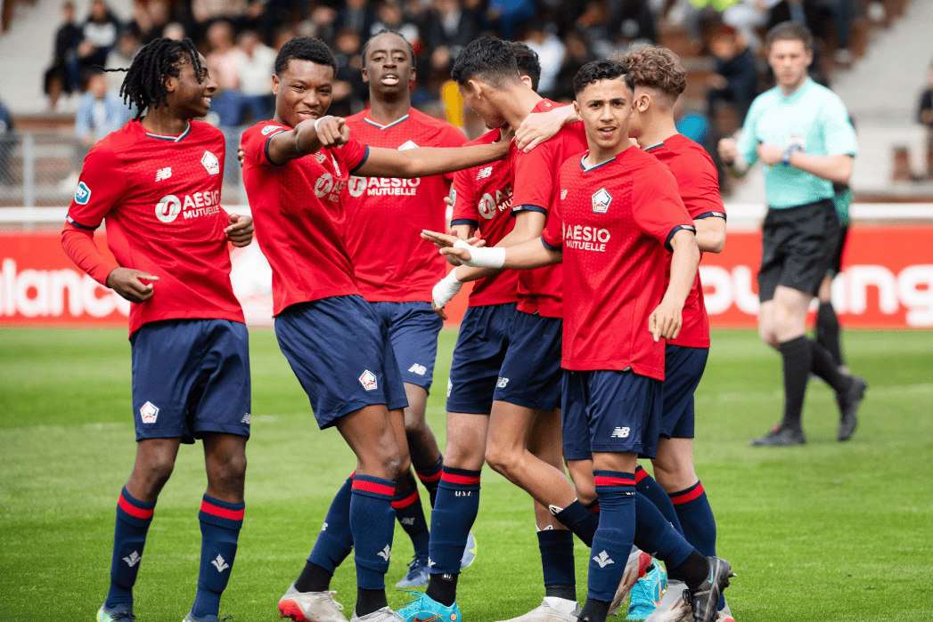 阿尔勒斯取得在法甲比拼中的胜利 阿尔勒斯取得在法甲比拼中的胜利