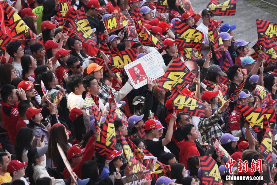 迈凯伦力克阿斯顿马丁，拉塞尔带队取胜